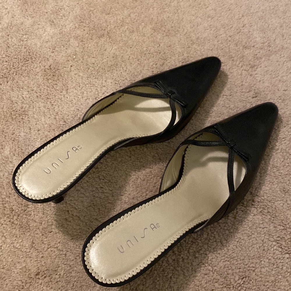 Unisa size 10 kitten mules